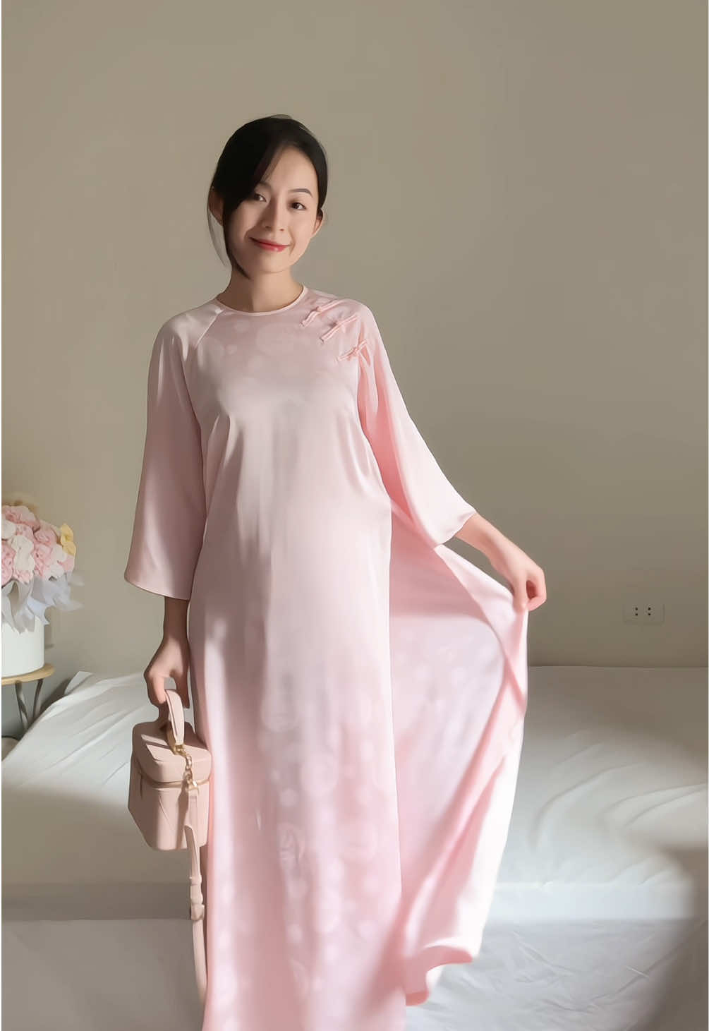 Mê áo dài 🙆‍♀️🩷 #tudocuamay #aodai #aodaivietnam #aodaicachtan #aodaicayleo 