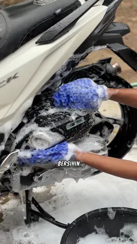 biar tangan ga lecet pakai ini aja #sarungtangancendolcucimotor #sarungtangancendol #cucisteammotor 