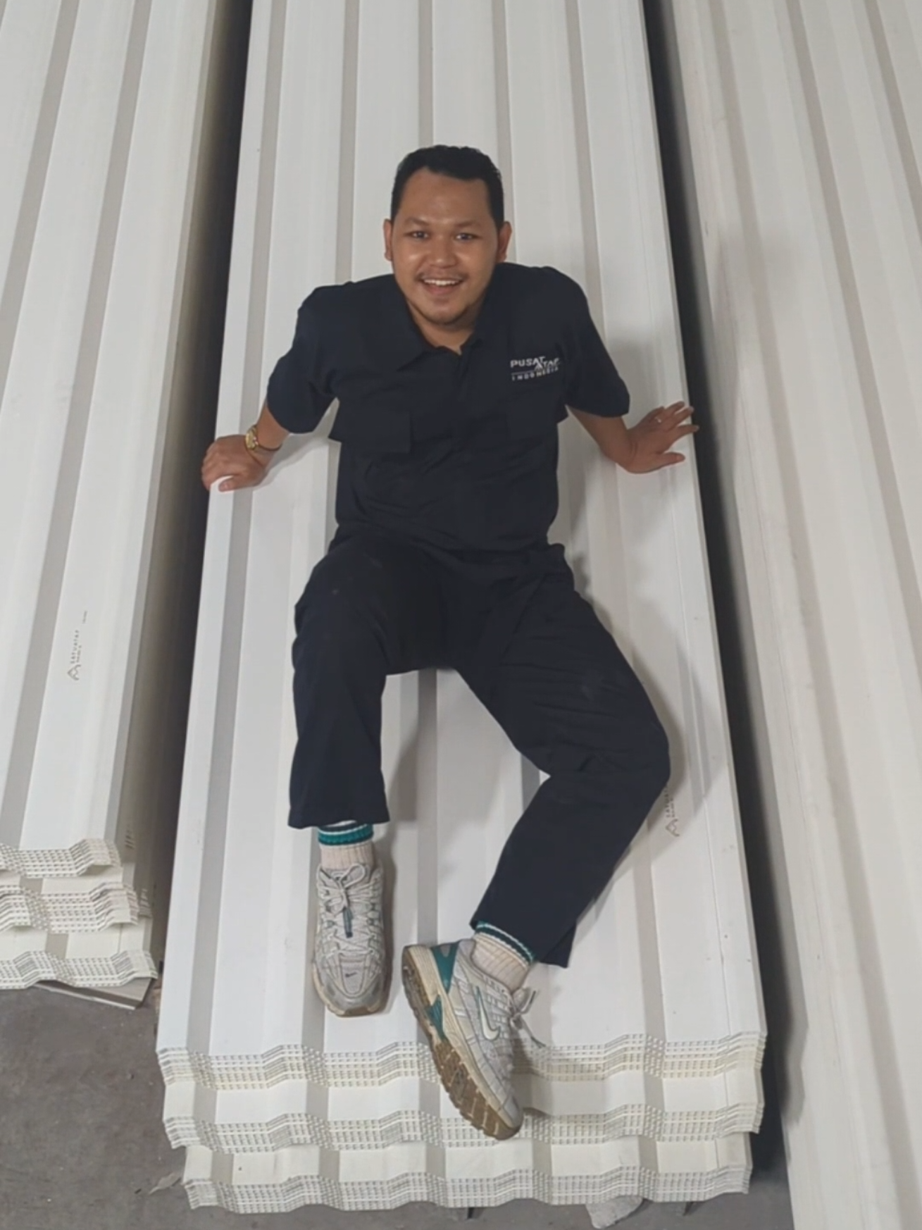 5 Alasan Kenapa Harus Pakai SATUATAP UPVC: - Kualitas terbaik, awet hingga 15 tahun - Mampu meredam panas hingga 5° C, lebih dingin - Lebih kedap suara, tidak berisik saat hujan - Harga dijamin lebih murah dibanding kompetitor - Garansi resmi selama 15 tahun Jadi, buat Sobat Atap yang ingin mengganti atapnya dengan SATUATAP UPVC, bisa langsung hubungi: 📞 0815-5592-6232 (Mas Atap) ✨ PUSAT ATAP INDONESIA✨ Solusi Mantap untuk Atap! 👍 #ataprumah #rumahimpian #gajiansale #satuatapupvc #upvc 