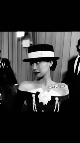 ابن خالتي يغمز لي#رياكشنات #رياكشن #شارو 