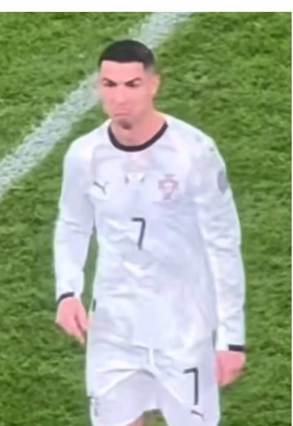 จังหวะใบแดงของโรนัลโด้ #giveandgoal 