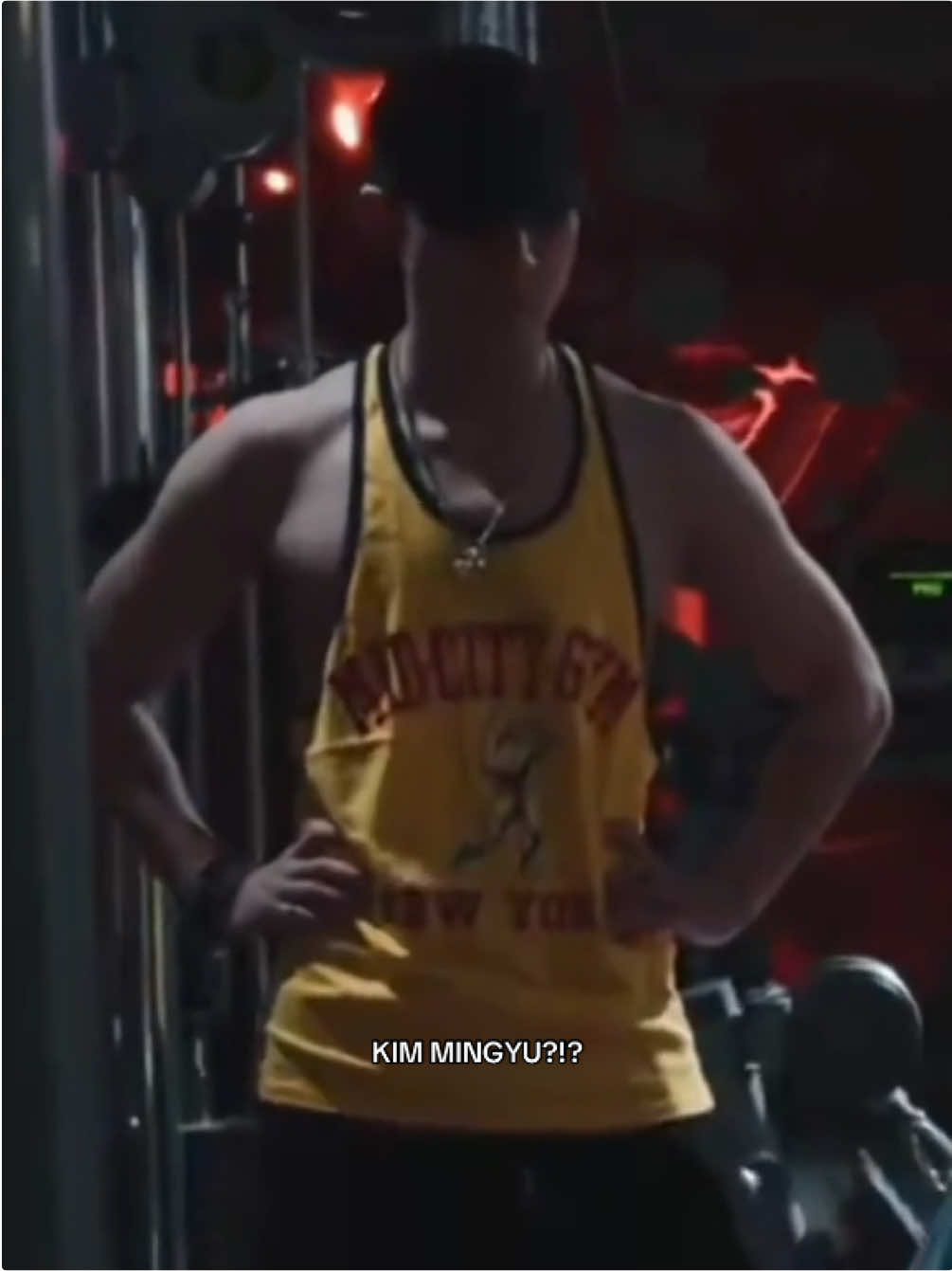 KIM MINGYU WORKOUT IN THIS FIT?!?! 😫😫 #mingyu #kimmingyu #seventeen17_official #fyp #foryoupage 