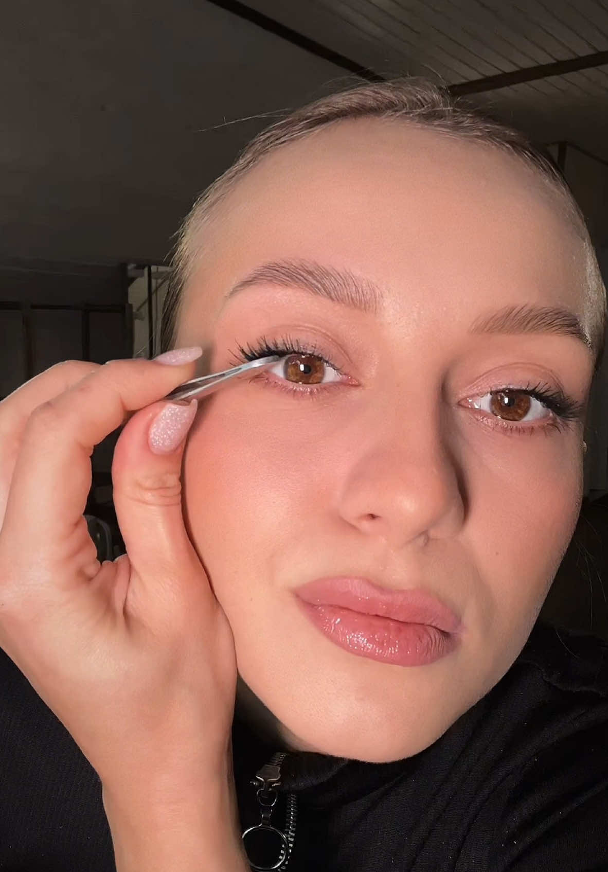 Тестирую лайфхак с ресницами 🔥 #макияж #визажист #бьютилайфхаки #бьютиблог #makeuptutorial #makeup 