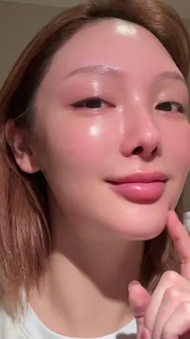 This cream makes my skin glow so nicely💕 @mixsoon #koreanskincare #glassskin #nightcareroutine 
