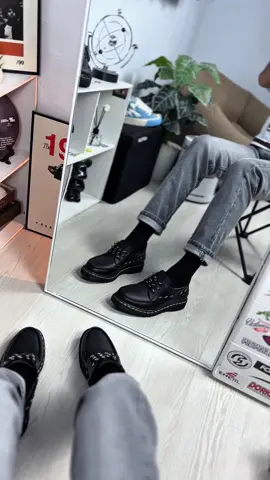 #sepatudocmart #sepatuformal #docmart #outfitideas #outfitinspo 