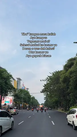 Masa kampus telah usai, kenangannya akan selalu melekat di hati.. #surabaya #surabayatiktok #surabayaterkini #wisuda #fypage 