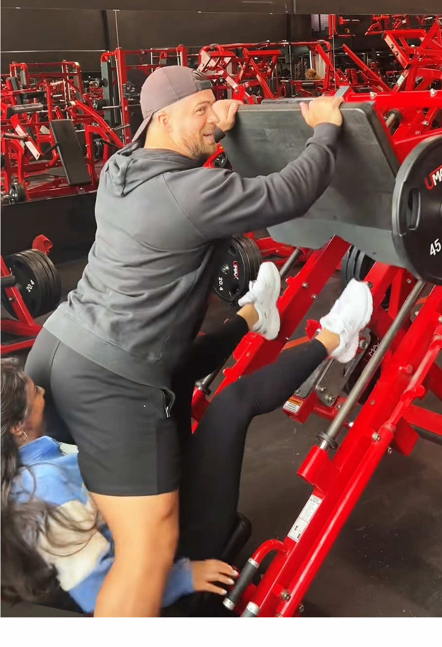 The people at the gym are all so kind-hearted 🥹🥹🥹#usa #GymTok #gymmotivation #GymLife #gym 