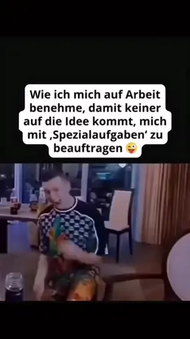 So wimmelst du jede Aufgabe auf der  Arbeit von dir 😂👌 #arbeit #fyp #kollegen #meme 