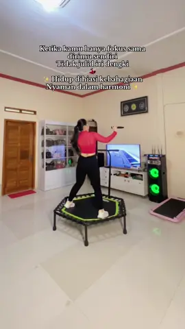 Dan tentu saja ketika kamu bahagia akan slalu ada orang yang tidak suka, betul apa betul? 😂 museek 🎶💃🏻