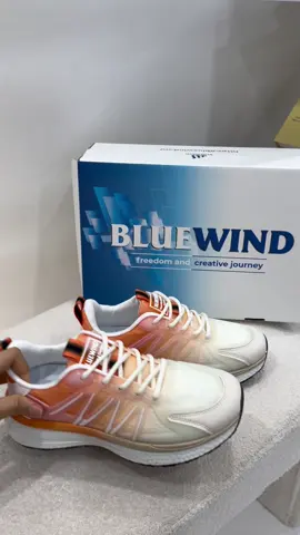 Trắng cam đủ size rồi nhaa#bluewindgiaythethao #thoitrangphongcach #bluewind 
