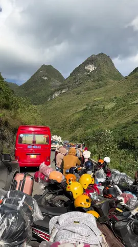 Chưa vào ngày lễ hội Hoa Tam Giác Mạch nhưng dốc Thẩm Mã nay chính thức thất thủ#xuhuong #HàGiang #dulichhagiangbangxemay #dulichhagiang #lôlôchải #đồngvanhagiang 