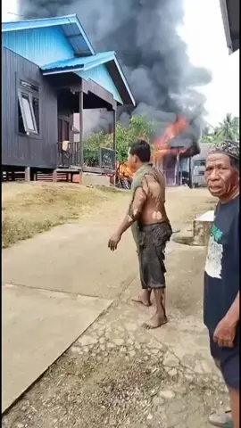 #beritaterkini #kaltim terjadi kebakaran di Kalimantan Timur tepatnya berau 