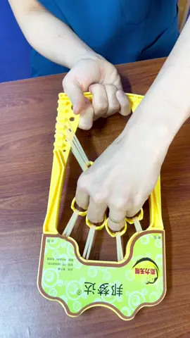 Dụng cụ kéo dãn cơ tay , tăng cường sức mạnh cơ tay . #thietbichamsocsuckhoe #taibien #dungcutangcotay 