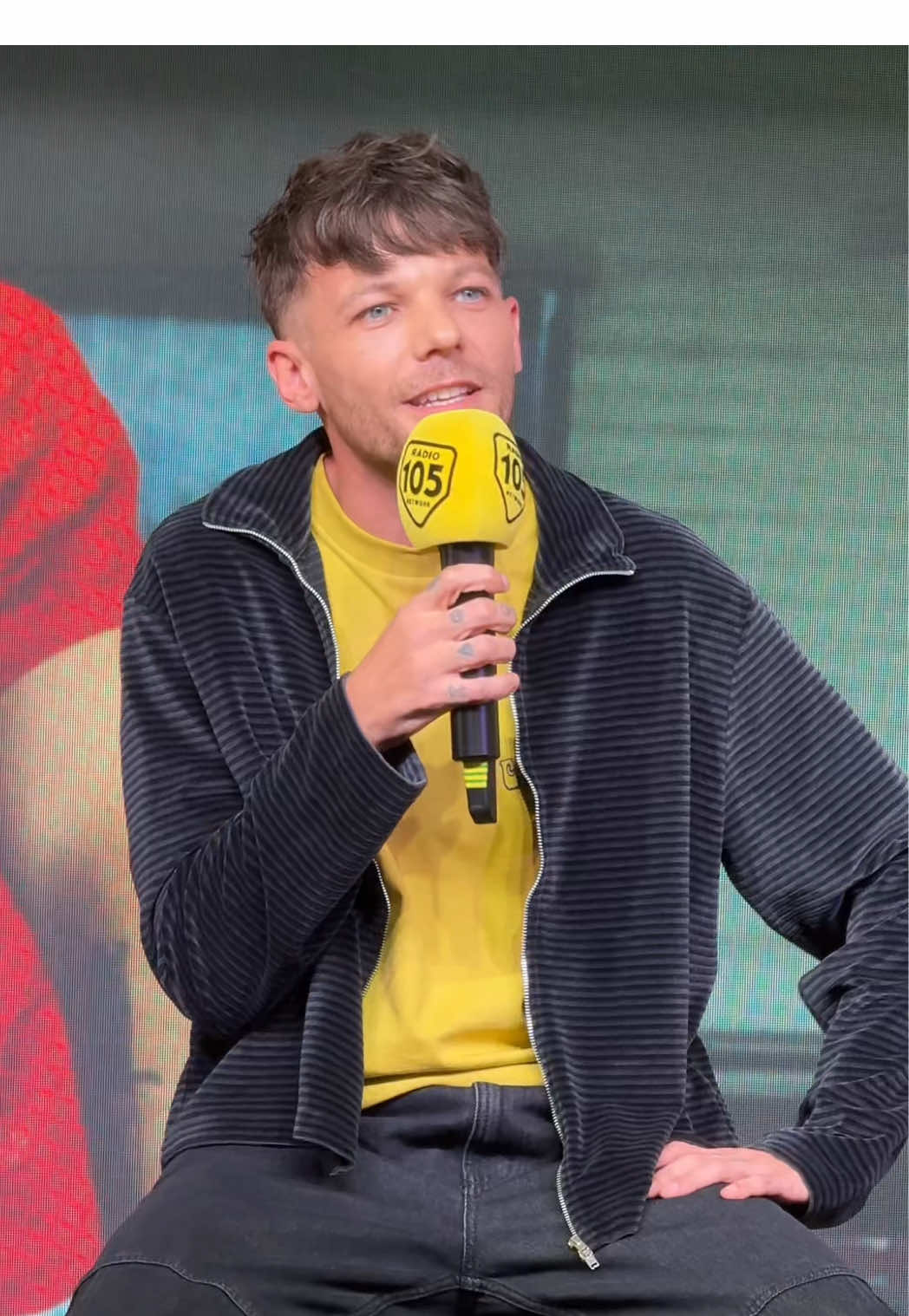 Louis Tomlinson 💛 È terminato il pre-listening esclusivo del nuovo album del cantante firmato Radio 105. ✨ 