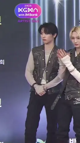 TS: AMBOII MALUNYA😭 setiap red carpet ada aja kejadianya🥰 