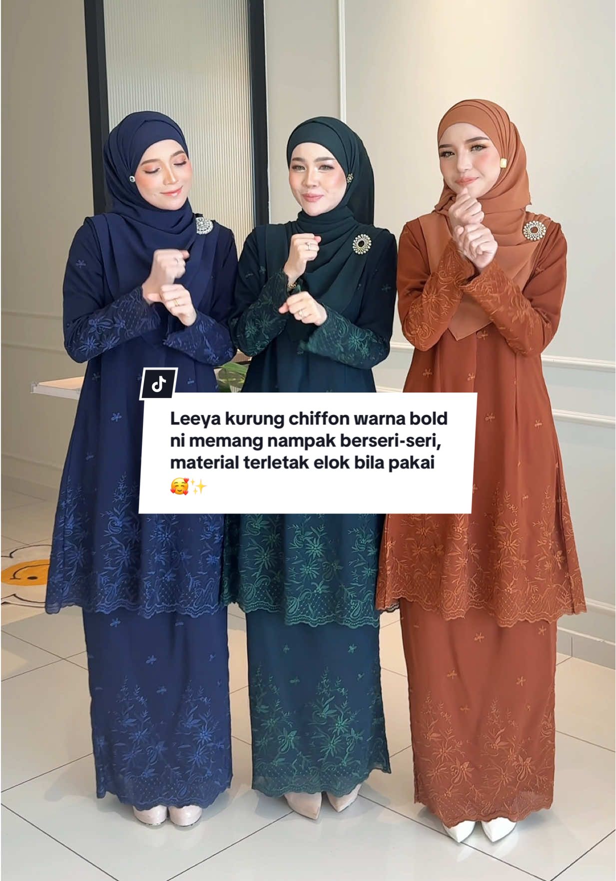 Leeya kurung chiffon warna bold ni memang nampak berseri-seri, material terletak elok bila pakai 🥰✨ Join live launching esok Sabtu jam 9pagi okeh 📍 #nfhboutiquegallery #bajukurung #kurung #bajuwanita #kurungcantik 