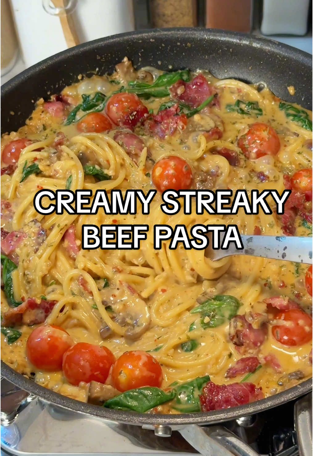 Sekali makan Creamy Streaky Beef Pasta ni memang susah nak stop. Sangat lah sedap and nak lagi senang guna je Seasoning Mix Aglio Olio macam dekat bag kuning tu, cepat je dah siap 🤤✨ Bahan-bahan : 2 sudu minyak  Streaky Beef 2 sudu butter 5 ulas bwg putih 3/4 biji bawang holland 3 btg cili padi merah 5-6 biji brown button mushroom 2 sudu mix seasoning Aglio Olio 1/2 cawan Air rebusan pasta 1 sk blackpepper 200g cooking cream 1/2 sudu chicken powder 1/2 sk garam Spaghetti  Baby spinach  Tomato #creamypasta #streakybeef #hazwancooks 