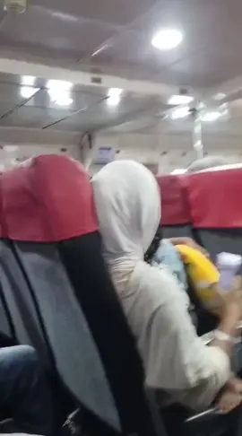 tangis histeris penumpang kapal expres bahari rute kangean-kalianget