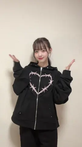 ポニテ姿かわいい？︎💕︎ 少し遠目ver✨️昨日のてくと好評でうれしい.ᐟ.ᐟ.ᐟ.ᐟ.ᐟ.ᐟ