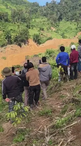 sạt lở đất sáng nay tại xã Hùng Sơn TP Đà Nẵng 