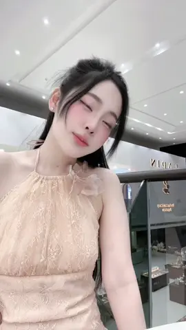 em chang thay bau troi trong xanh 🌚#xuhuongtiktok #xuhuong 