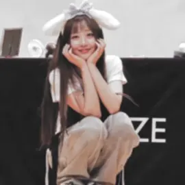 I DONT PLAY ABOUT YVES        cc n panning sweetlydevoted #yves #yvesedit #loona #kpop #fyp 