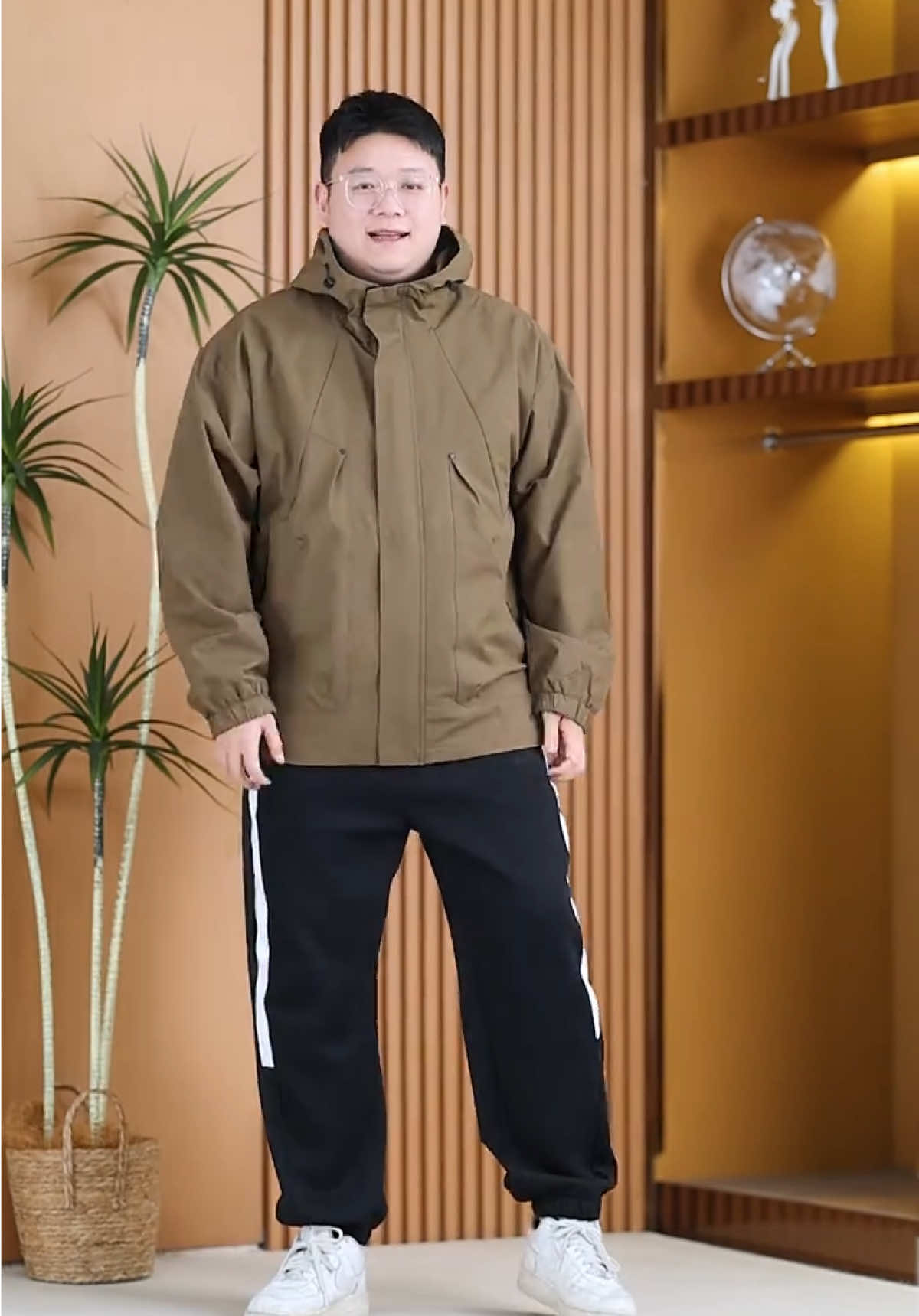 Áo khoác gió 2 lớp chống nước ,có đầy đủ size từ 60kg tới 150kg #aogio #aokhoac #aokhoacgio #bigsizemacgi #thoitrangnam 