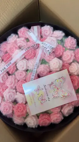 Crocheted Flower Blanket #crochet #crochettiktok #crocheting 