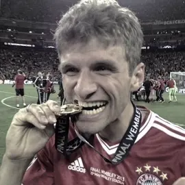 مولر ومحبوبته 😣💔. #fyp #foryou #viral #fcbayern #muller 