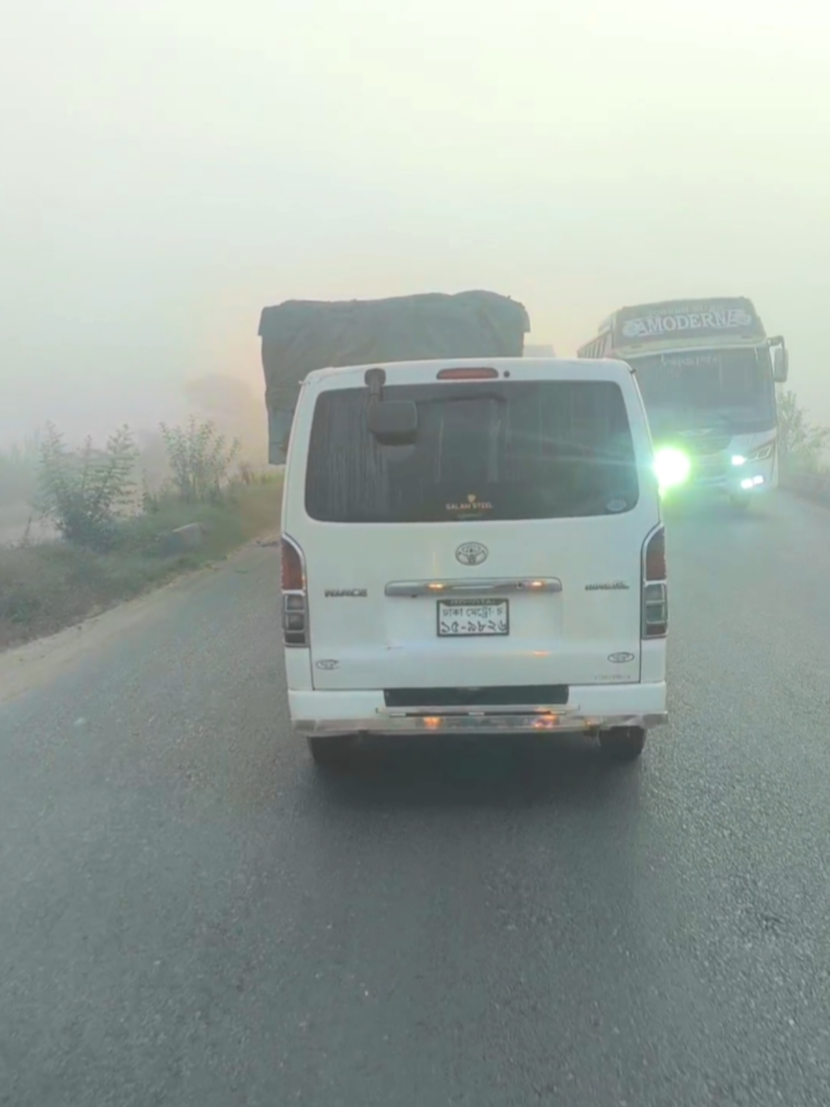 কুয়াশা ঠান্ডা শীতে জ্বালা তোমরা কি বুঝবা একদিন ড্রাইভারদের পাশে বসে দেখবে কষ্ট কাকে বলে #গাড়ি_চালাতে_ভালোবাসি🚚 #foryou #viralvideo #foryoupage #tiktokbangladesh🇧🇩 