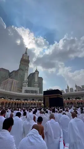 ‏﴿وَقَضى رَبُّكَ أَلّا تَعبُدوا إِلّا إِيّاهُ وَبِالوالِدَينِ إِحسانًا﴾ ‏من صلاة الجمعة اليوم 23 جمادى الأولى  1447 هـ 🕋☁️| فضيلة الشيخ : أ.د.⁧‫#ياسر_الدوسري‬⁩