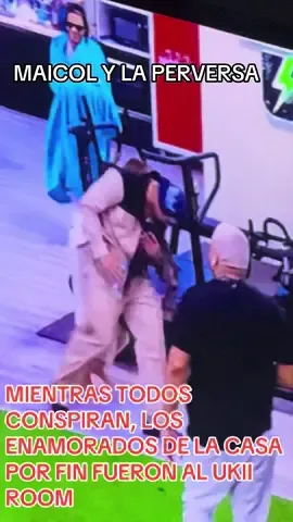 MAICOL Y LA PERVERSA EN EL UKII UKII ROOM @Laperversa_17 @Alofoke la casa 🏠 @Matias Alofoke @Maicol Flores Oficial @Natti Natasha @LONDON @Jlexispr 🚀🚀🧑‍🚀🧑‍🚀 @Cardi B @La insuperable 