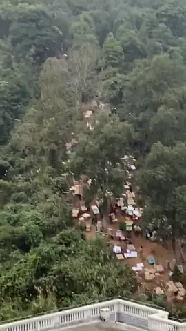 Bác nào có hàng khó đi , hàng thương hiệu , hoá chất , ... muốn về việt nam thì tìm e , 1-2 ngày về tới việt nam . Hàng đảm bảo về đúng hẹn  #vanchuyentrungviet #vanchuyenhangthuonghieu #baobien #vanchuyenhangkho  #xachtaycuakhau 