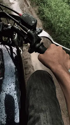 hanyalah sebatas air hujan #fy #rxking #biyakerok135cc #fyppppppppppppppppppppppp 