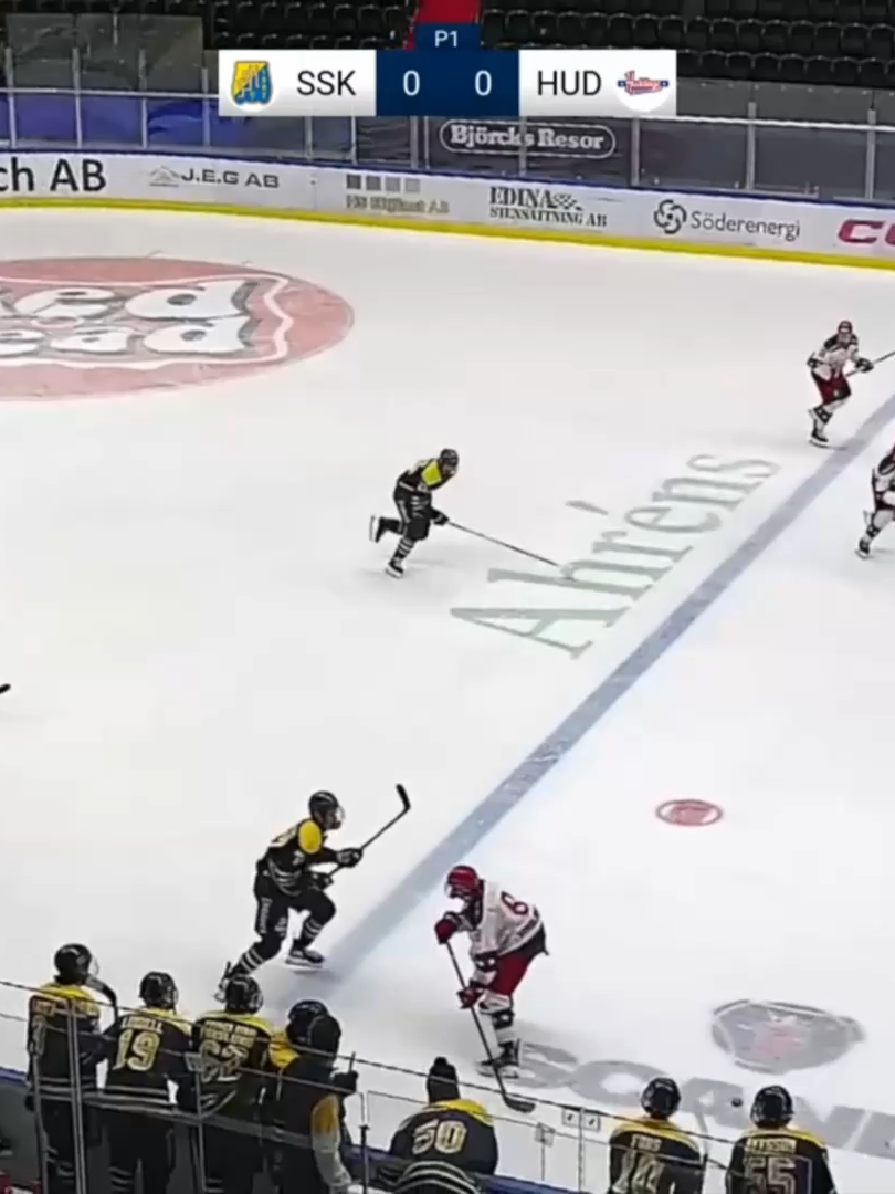 Mål. @hampus_nordlander Assist. @eliasfredriksson1 @islercelikdante @hik.j20 #hockeyboys #ishockeyskill #juniorhockey #hockeytime