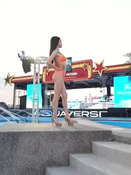 Hoa hậu Hương Giang trình diễn swimsuit tại Miss Universe 2025 #lollipop_VNteam 