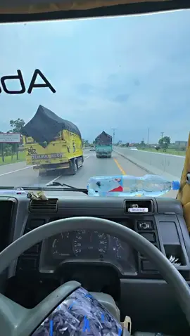 Seeess🔥🔥 #gabutberkedoksupir #rokisalkautsar #truckmodifiedindonesia #clekatakanpemalang 