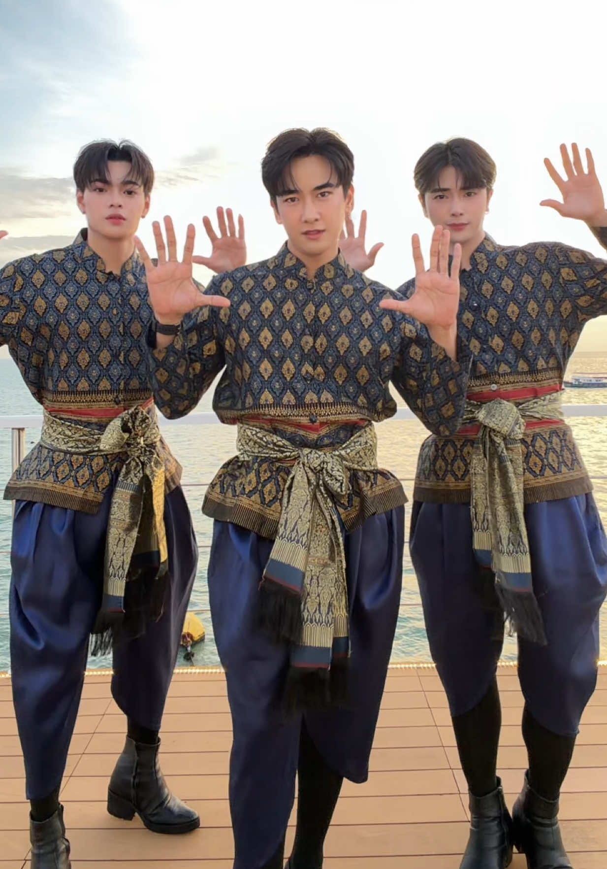 สวัสดีครับ 🙏🏻 #chanel #tyla 