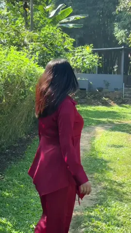 আরামদায়ক ও ফ্যাশনেবল পোশাকে ট্যুর দেই @Tamaara  #tamarashid #tamaara #vacationoutfit #trending 