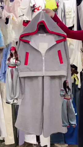 This set ★ មានក្នុងស្ដុក 🛒𝐀𝐯𝐚𝐢𝐥𝐚𝐛𝐥𝐞 𝐍𝐨𝐰 • ★                    🛎ទិញភ្លាមបានភ្លាម