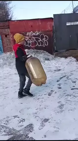 видео было снято гола 4 назад, но всё равно имба