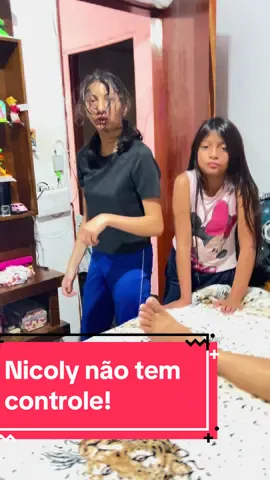Nicoly fica enfurecida porque a mamãe desligou a internet!#nikefamilia 