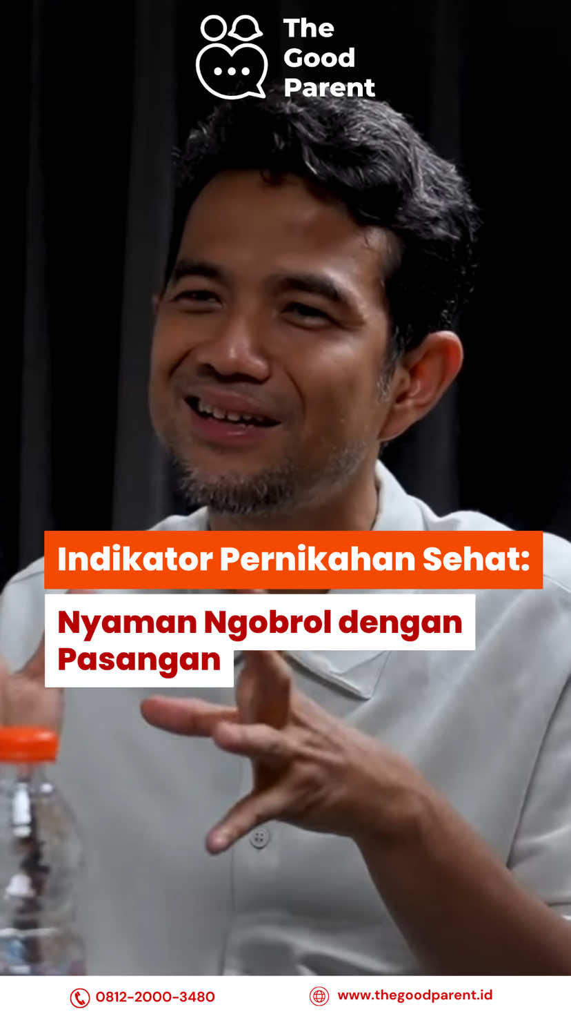 Salah satu indikator pernikahan yang sehat adalah ketika nyaman ngobrol dengan pasangan. Bisa cerita apa aja tanpa takut dihakimi. Didengerin tanpa disela. Didukung tanpa direndahkan. Komunikasi yang aman itu bikin rumah tangga tetap hidup, bahkan di hari-hari yang paling berat sekalipun❤️ Kalau kamu dan pasangan ingin membangun komunikasi yang lebih sehat, The Good Parent menyediakan layanan konseling pernikahan bersama psikolog berpengalaman 📩 Klik link di bio untuk booking konseling
