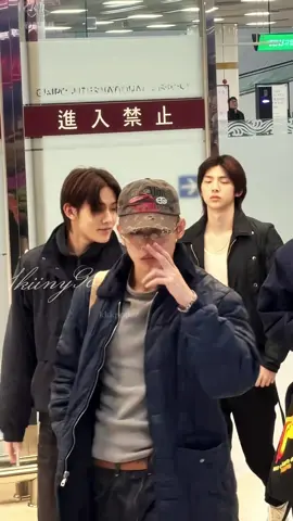 in airport#coris #james #martin #seonghyeon #juhoon #keonho #edit #fyp #live
