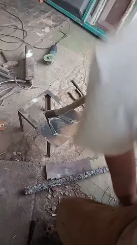 Alhamdulillah proyeknya cangkul terus yang cepet dapat duwit, proses penyambungan cangkul #Bengkel_LasRiyadi #LasKarbitMdq #LasListrik