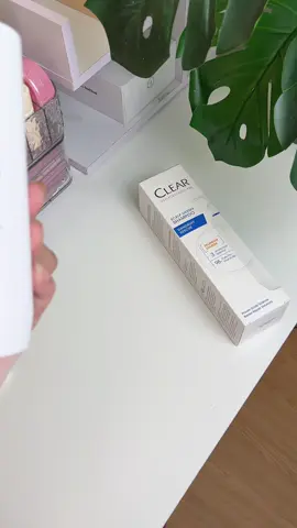 ai bị gàu ngứa ngáy khó chịu thì thử ngay dầu gội Clear này nha #clearscalpceuticals #sachgauvuottroi #hoptaccungunilever #ClearVN #daugoiclear 