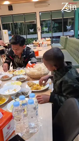 #CapCut tumben banget egi saprol makan nya habis 3 piring,kesurupan apaan nih bocah#omzeinbupatiaing #omzein #omzeinbupatipurwakarta #omzeinjagoandedimulyadi 