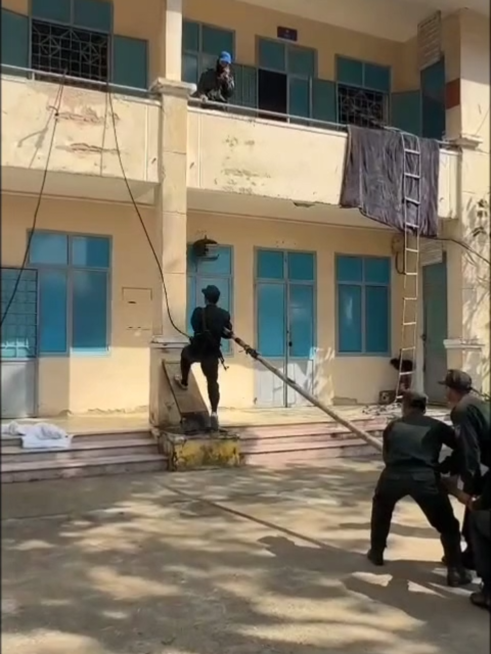 Kỹ thuật leo tường bằng sào  #k02 #csdn #dn3 #xuhuongtiktok 