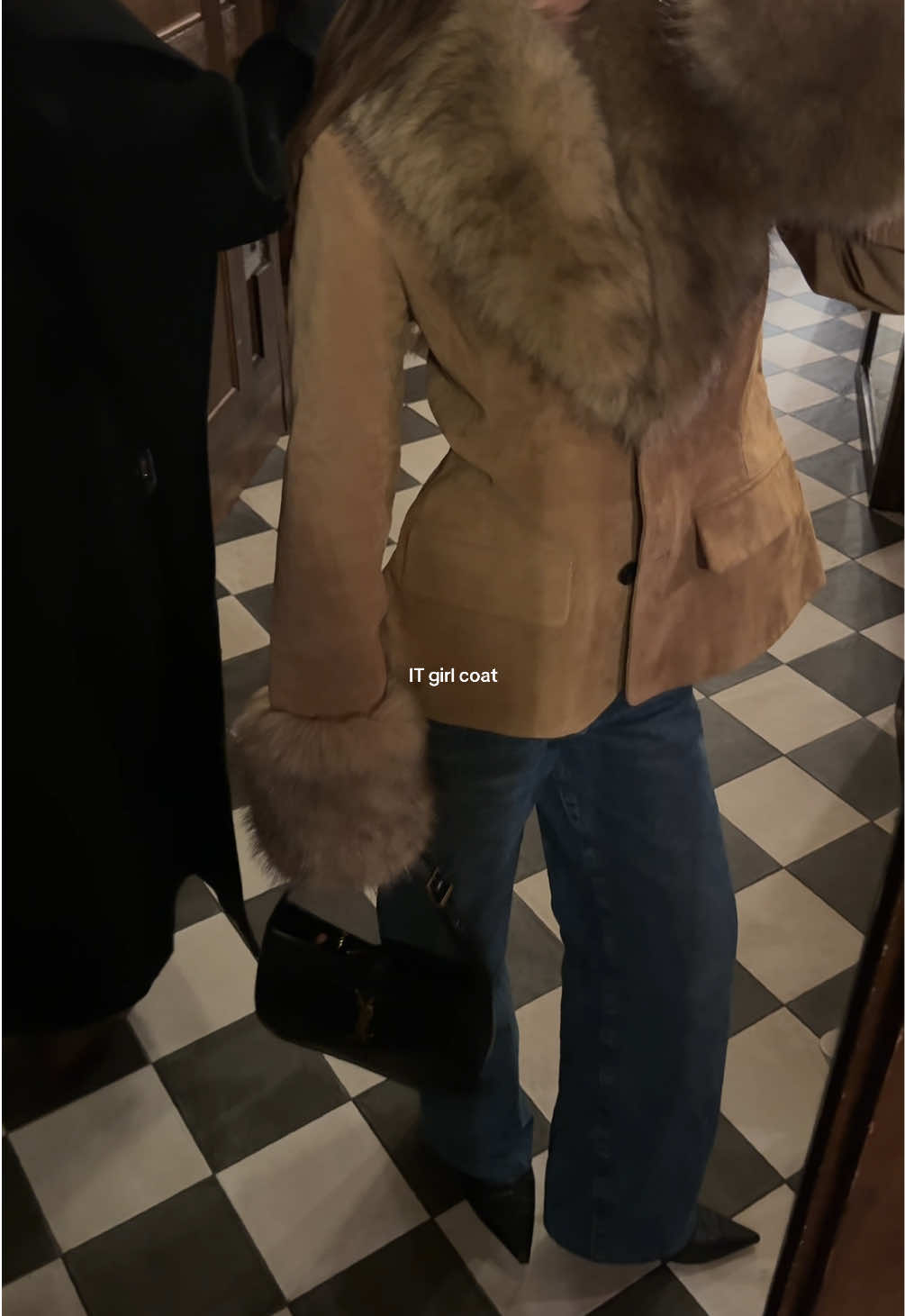 fur coat season >>> #OOTD #zarahaul #fauxfurcoat #outfitinspo #outfitoftheday  