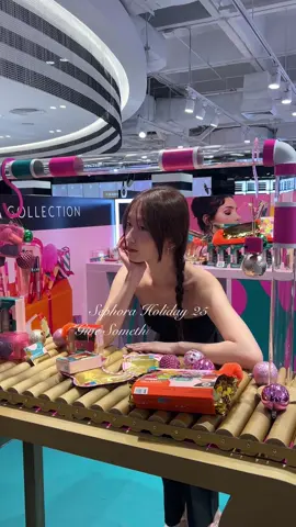 ✨ Sephora Give Something Beautiful ✨ This year, SEPHORA invites everyone to dive into the season of joy and gifting with the concept “Every Sephora Bag Contains Joy.” Because happiness isn’t just about what’s inside the bag — it begins the moment you spot that iconic black-and-white Sephora tote in your hand. ☰✨ The signature striped bag has become a symbol of excitement, smiles, and that little spark of holiday magic — a reminder that joy starts way before the unboxing. 🎁💖 @thaisephora #SephoraTH #GiveSomethingBeautiful #SephoraTHHoliday25 